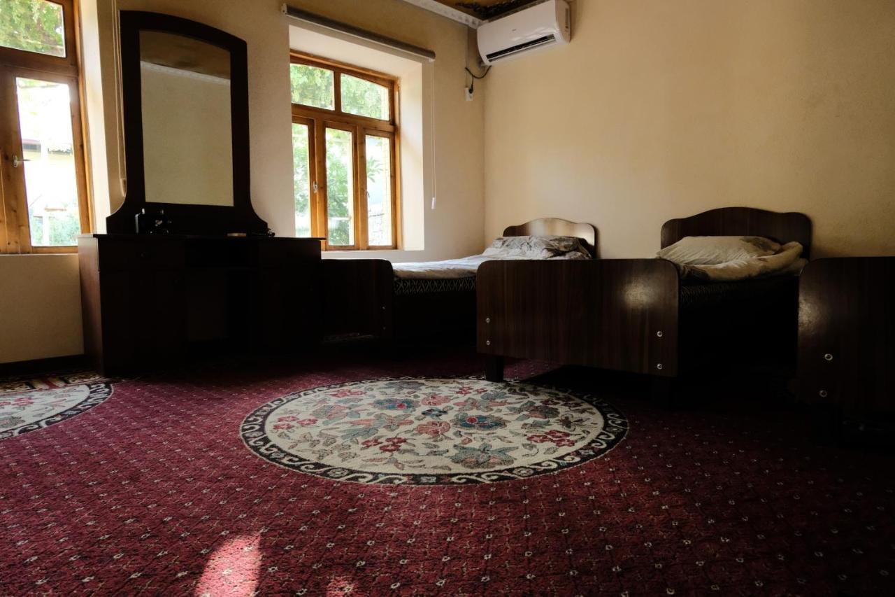 Nasrulla Samarqand Hotel ซามาร์คันด์ ภายนอก รูปภาพ